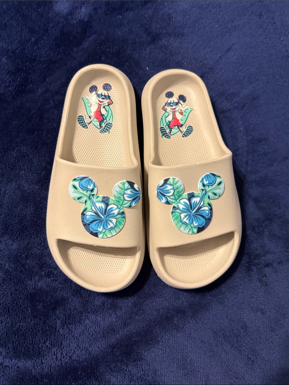 Mickey Mouse Beige Slides with Blue Floral Accent Official Disney NWT W-8 M-6